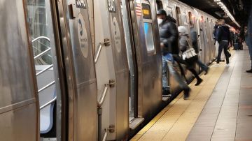 VIDEO: Tiroteo en el metro de Nueva York deja más de una decena de heridos