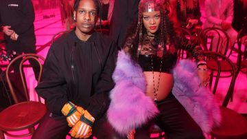 Rihanna y A$AP Rocky en el desfile de Gucci en la Semana de moda de Milan Otoño/Invierno 2022/23