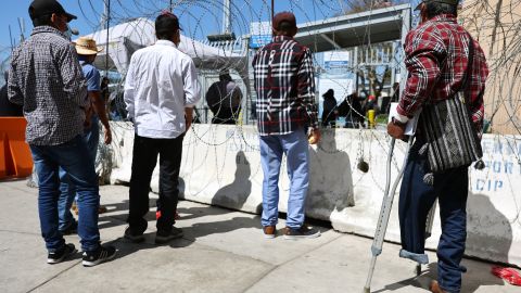 Juez federal bloquea poner fin al Título 42 y cierra acceso a inmigrantes debido a pandemia