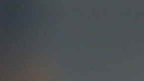 La juez de línea recibió un cabezazo al final del partido.