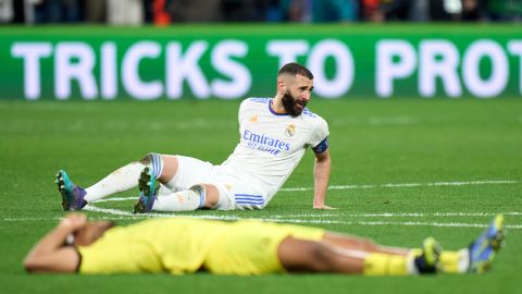 Karim Benzema sufrió fuertes calambres durante el partido contra el Chelsea.