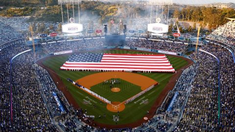 Así lució Dodger Stadium en su ceremonia de apertura No. 60 la noche del jueves.