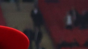 Tyson Fury (c) celebra efusivo la victoria contra Dillian Whyte en lo que fue -como él mismo lo confirmó- su última pelea en el boxeo.