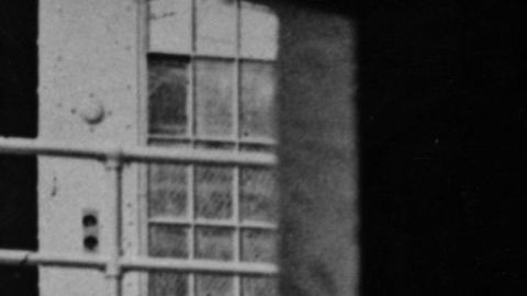 La mayoría de los guardias de seguridad de la cárcel optaron por no liberar a los reos de sus celdas pese al fuego.