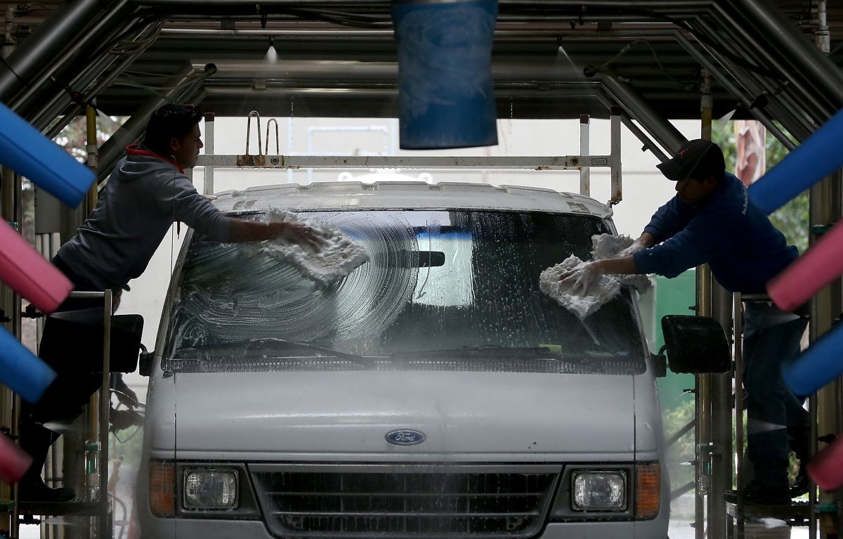 Los trabajadores del lavado de autos no recibían el salario que les correspondía.