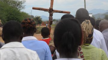 Joven muere en representación de la Pasión de Cristo en Nigeria; todos pensaban que era parte de la obra