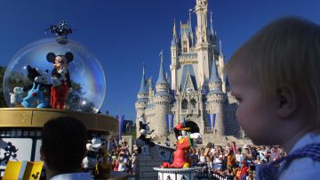 DeSantis propone terminar con los derechos especiales que se otorgaron a Disney
