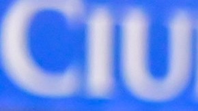 La afición llevó la violencia de las gradas a la cancha en La Corregidora.