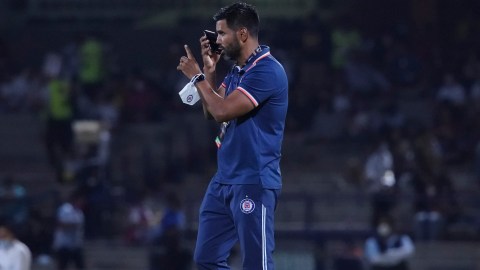 Joaquín Velazquez, durante un duelo de Cruz Azul.