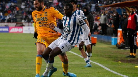 Tigres y Pachuca se enfrentaron en el partido reprogramado con victoria para los Tuzos.