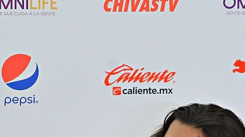 Amaury Vergara y Matías Almeyda juntos en su presentación.