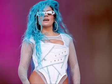 Karol G anuncia su Strip Love Tour 2022.