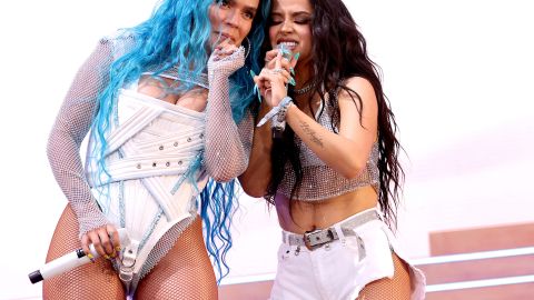 Karol G y Becky G se la jugaron con picantes atuendos en el cierre de Coachella 2022