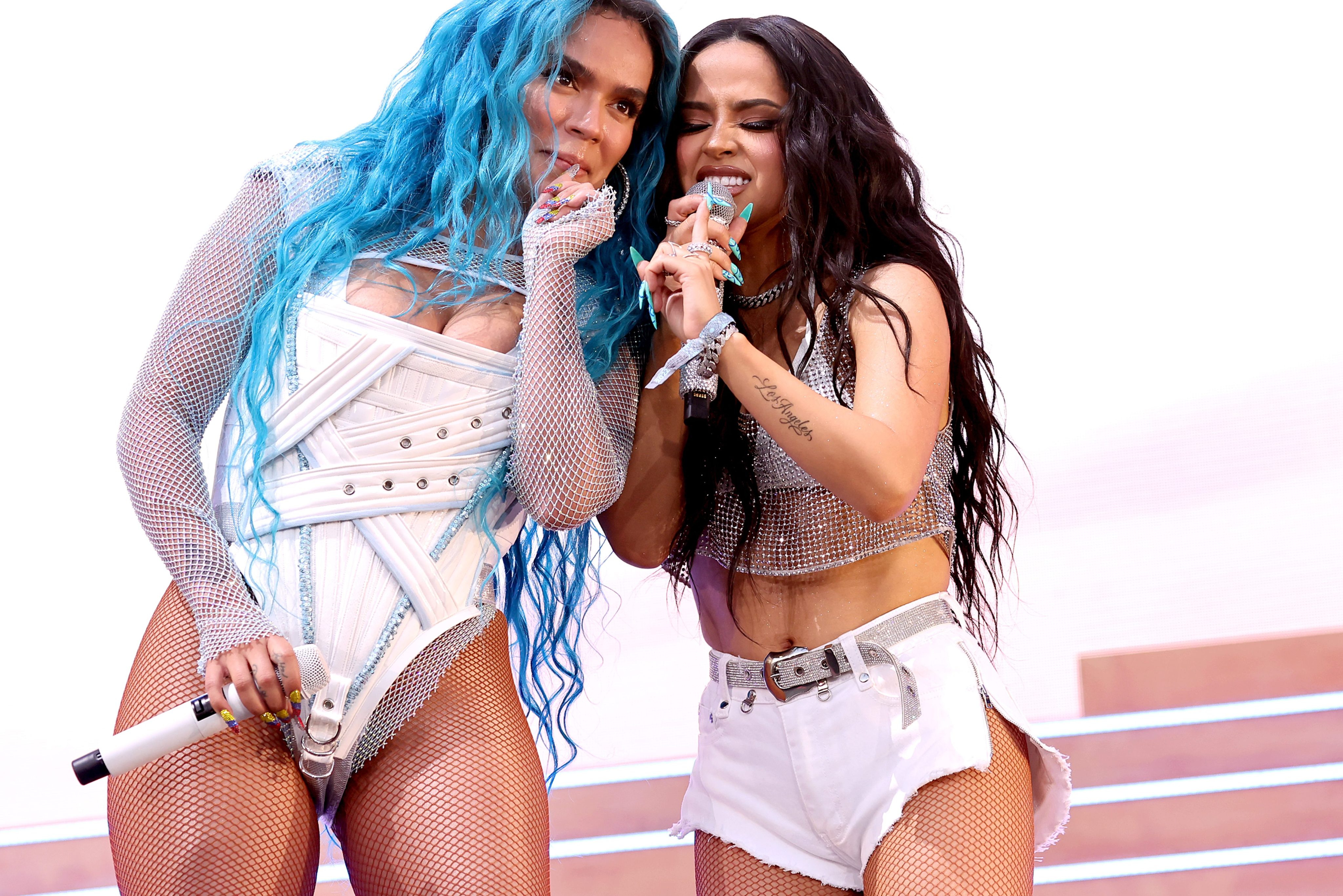 Karol G y Becky G se la jugaron con picantes atuendos en el cierre de  Coachella 2022 - La Opinión