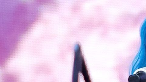 Karol G y Becky G dejan sus "pantysitos" a la vista en show de La Bichota en Coachella 2022
