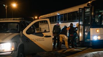 Llega a Washington DC el primer autobús con inmigrantes provenientes de Texas