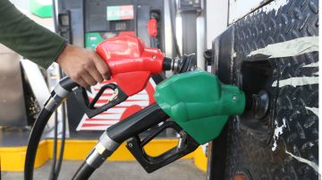 AMLO asegura que el precio de la gasolina en la frontera con EE.UU. se mantendrá estable