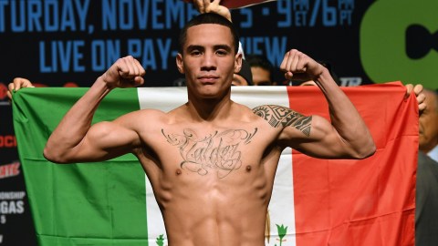 Óscar Valdez, boxeador mexicano campeón del CMB.