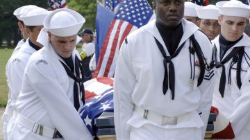 Siete presuntos suicidios en marineros asignados al buque USS George Washington, tres en una semana, cimbran la Marina de EE.UU.