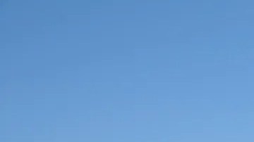 Cada vez más familias generan energía desde su propio hogar.