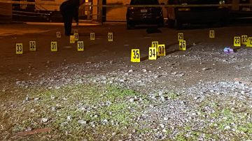 Los detectives están recabando las evidencias de hasta ocho escenas de crimen separadas.