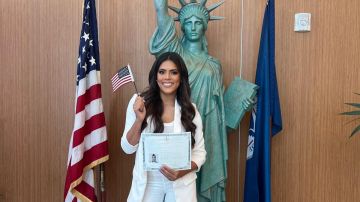 Francisca juramenta su ciudadanía americana