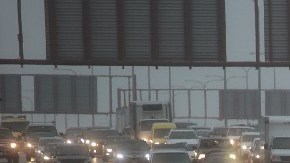 Los nuevos estándares de consumo para autos en EE.UU. buscan que los consumidores ahorren hasta $1,400 en gasolina