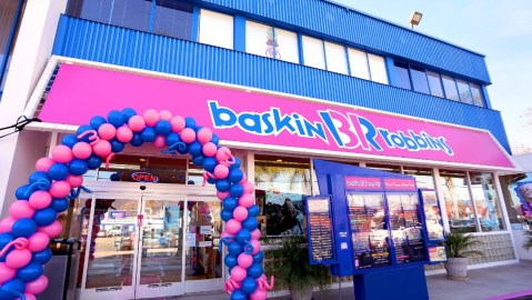 La heladería Baskin-Robbins renueva su imagen y alcanza la ‘mayoría de edad’, 77 años después