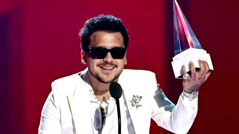 Christian Nodal fue uno de los ganadores de los Latin AMAs 2022.