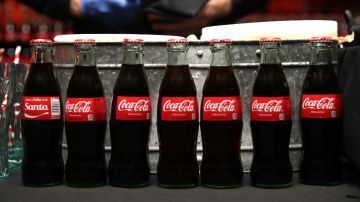 Inflación: Coca-Cola recurre a botellas de vidrio rellenables para combatir el aumento de los precios