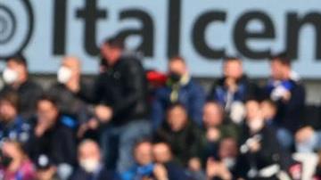 Lozano celebra con Elmas, su asistencia y el tercer gol para ganar el partido.