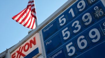Los altos precios de la gasolina dejan ‘sólidas’ ganancias a Exxon y Chevron en medio de la peor inflación en 40 años