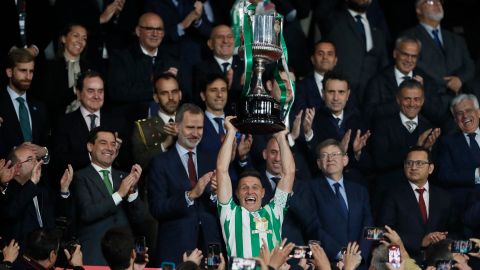 Joaquín es el único jugador del Betis que logró titularse dos veces con el mismo equipo.