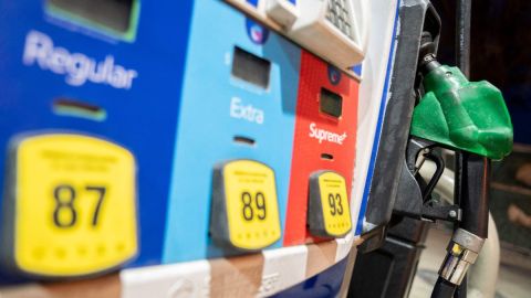 Gasolina gratis en Chicago: requisitos y fecha límite para solicitar los $150 dólares de ayuda