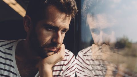 Los hombres más sensibles del zodiaco sienten con intensidad sus emociones.