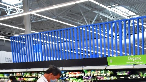 A medida que suben los precios, menos estadounidenses se sienten seguros de su salud financiera, según encuesta