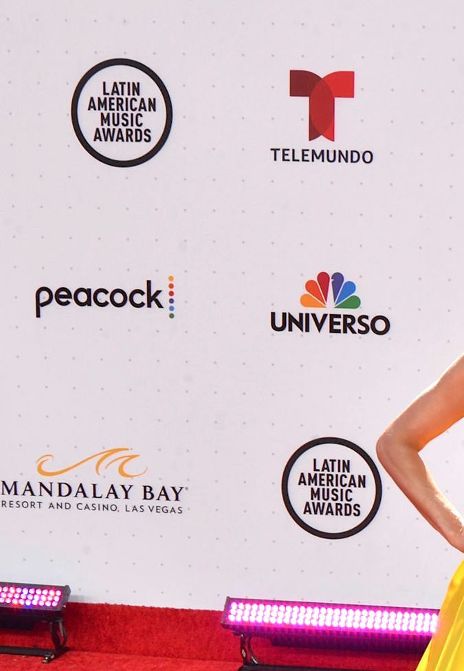 Cristina Eustace en la alfombra roja de los Latin AMAs 2022