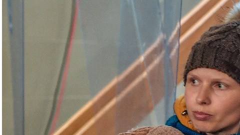 Una mujer recibió nueve familias ucranianas y se siente feliz de ayudarlos.