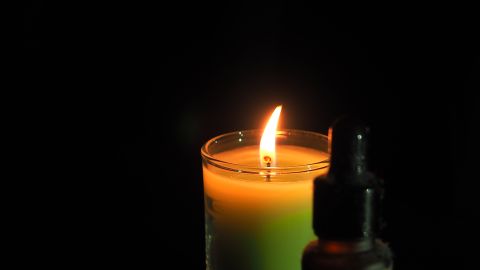 Las velas son elementos indispensables en los rituales.