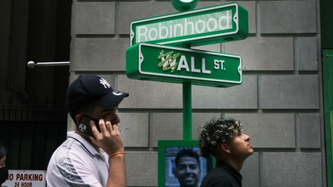 Robinhood despedirá al 9% de los empleados de tiempo completo tras reportar una disminución de usuarios