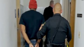 Demetrius Davis fue arrestado en Sacramento, California.