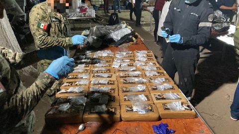 Marina de México da golpe al crimen organizado y le arrebata 3,700 libras de cocaína al narco