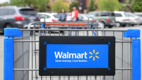 Walmart aumenta a 10 centavos el descuento en el galón de gasolina para sus miembros plus