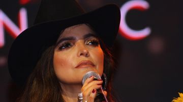 Ana Bárbara anunciando su primer concierto en el Auditorio Nacional de México.