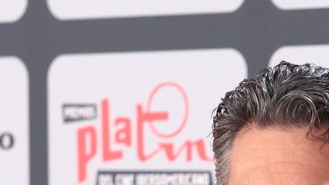 Omar Chaparro, Andrea Chaparro y Lucy Ruiz en la alfombra roja de los Premios Platino 2022.