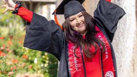 María Martínez logro su título universitario
