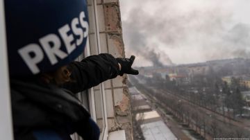 Rusia reanuda "ataques masivos" a acería de Mariúpol tras evacuación