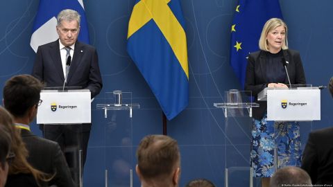 Suecia y Finlandia entregan a la OTAN su solicitud de ingreso en la alianza