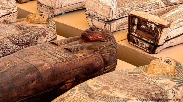 Hallazgo monumental: descubren 250 impresionantes sarcófagos con momias del Antiguo Egipto