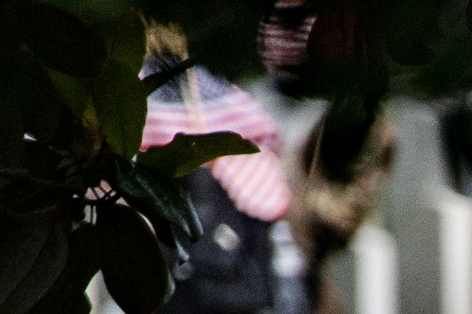 La ceremonia de las banderas en el Cementerio Nacional de Arlington antes de Memorial Day